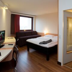 Отель ibis Wien Mariahilf сейф в номере