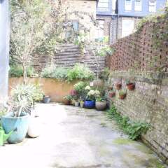 Отель Bright Home in Stoke Newington парковка