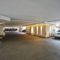 Отель Ravipha Residences парковка