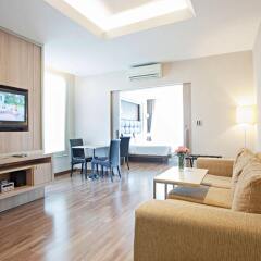Отель V Residence Bangkok Бангкок комната для гостей
