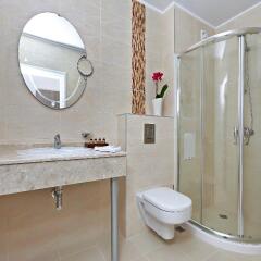 White Rock Castle Suite Hotel ванная