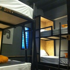 Отель Bangkok Bed And Bike Бангкок сейф в номере