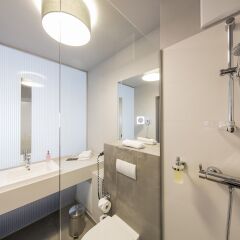 Отель EuroNova arthotel Германия, Кёльн - отзывы, цены и фото номеров - забронировать отель EuroNova arthotel онлайн ванная