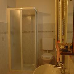 Отель Guest House Santambrogio Италия, Флоренция - отзывы, цены и фото номеров - забронировать отель Guest House Santambrogio онлайн ванная фото 2