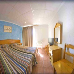 Отель Hostal Adelino комната для гостей