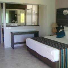 Отель Hôtel Bois Joli комната для гостей