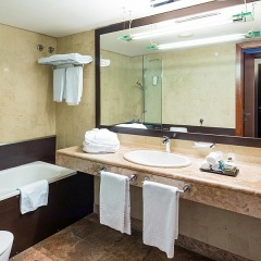 Отель Legendary Lisboa Suites ванная фото 2