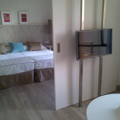Отель Sol House Costa del Sol сейф в номере