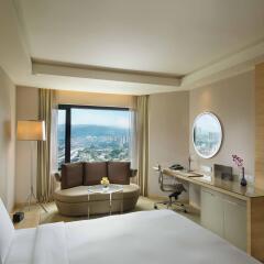 Отель DoubleTree By Hilton Kuala Lumpur Малайзия, Куала-Лумпур - 3 отзыва об отеле, цены и фото номеров - забронировать отель DoubleTree By Hilton Kuala Lumpur онлайн комната для гостей фото 2