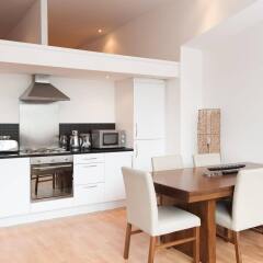 Отель Glasgow City Flats в номере фото 2