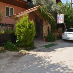Sinter Terasse House Hotel Турция, Памуккале - 1 отзыв об отеле, цены и фото номеров - забронировать отель Sinter Terasse House Hotel онлайн парковка