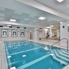 Отель Parkhotel Golf бассейн