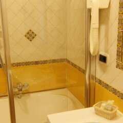 Hotel Due Torri Аджерола ванная
