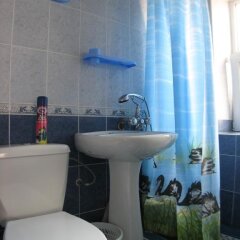 Гостиница Azat Guest House в Анапе отзывы, цены и фото номеров - забронировать гостиницу Azat Guest House онлайн Анапа ванная