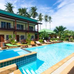 Отель Sleep In Lanta Resort Ланта бассейн