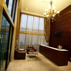 Alisha Court Hotel & Residence Бангкок интерьер отеля
