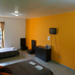 Отель Hostal Amigo Suites Мехико комната для гостей фото 3