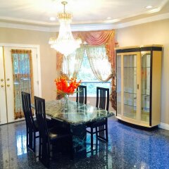 Отель Deer Lake House Канада, Бурнаби - отзывы, цены и фото номеров - забронировать отель Deer Lake House онлайн в номере