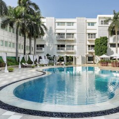 Отель The Claridges New Delhi Нью-Дели бассейн фото 2