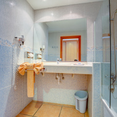 Отель SBH Club Paraíso Playa - All Inclusive Испания, Эскинсо - отзывы, цены и фото номеров - забронировать отель SBH Club Paraíso Playa - All Inclusive онлайн ванная