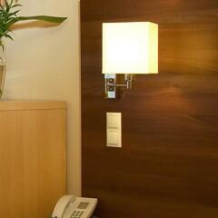 Hotel Alpha Wien сейф в номере