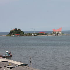 Seaview Hotel Sriracha пляж