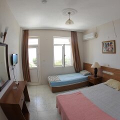 Отель Mavi Cennet Camping Pansiyon Сиде комната для гостей фото 2