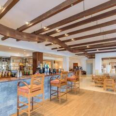 Отель Ramla Bay Resort гостиничный бар