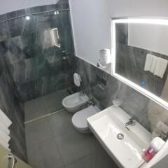 Отель Perandor Beach Дуррес ванная