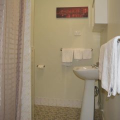 Bald Hills Motel in Brisbane, Australia from 101$, photos, reviews - zenhotels.com bathroom