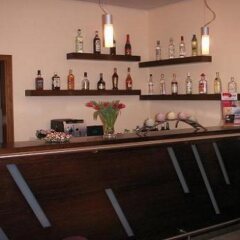 Отель Willa Biala Lilia Польша, Гданьск - 4 отзыва об отеле, цены и фото номеров - забронировать отель Willa Biala Lilia онлайн гостиничный бар