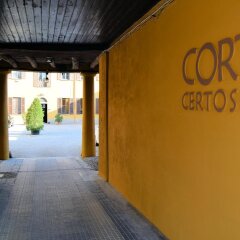 Отель Corte Certosina Треццано-суль-Навиглио парковка