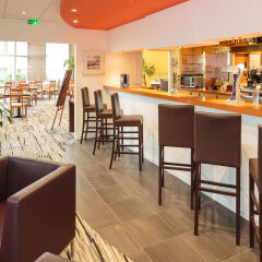 Отель Holiday Inn Clermont-Ferrand Centre Франция, Клермон-Ферран - отзывы, цены и фото номеров - забронировать отель Holiday Inn Clermont-Ferrand Centre онлайн гостиничный бар