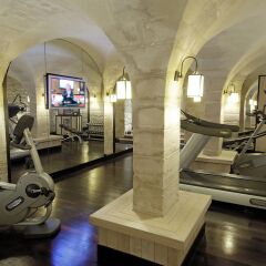 Отель Relais Christine фитнесс-зал
