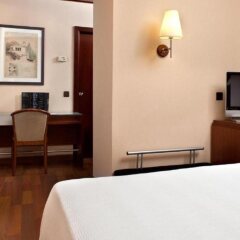 Отель Occidental Sevilla Viapol By Barceló Испания, Севилья - 1 отзыв об отеле, цены и фото номеров - забронировать отель Occidental Sevilla Viapol By Barceló онлайн удобства в номере фото 2