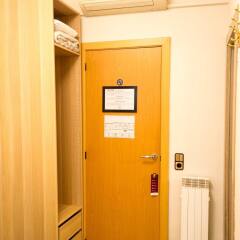 Отель Hostal Alogar Испания, Барселона - 2 отзыва об отеле, цены и фото номеров - забронировать отель Hostal Alogar онлайн сейф в номере