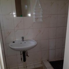 Njinji Guest House in Livingstone, Zambia from 46$, photos, reviews - zenhotels.com bathroom