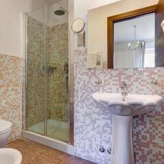 Отель Little Rhome Suites ванная фото 2