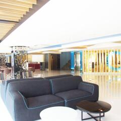Grand Tower Inn Sathorn Hotel интерьер отеля