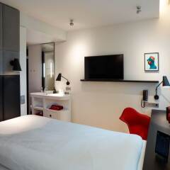 Отель citizenM Amstel Amsterdam удобства в номере фото 2
