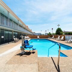 Отель Econo Lodge Effingham бассейн фото 2