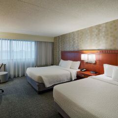 Отель Courtyard By Marriott Columbus West Колумбус комната для гостей фото 3