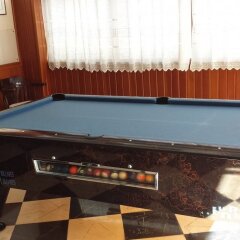 Отель Hostal Cas Bombu спортивное сооружение