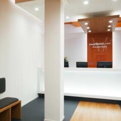 Отель easyHotel Amsterdam City Centre South интерьер отеля