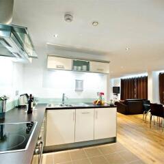 Отель Living By Bridgestreet Manchester City Centre в номере фото 2
