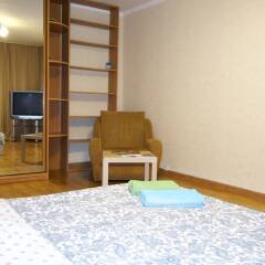 Апартаменты LUXKV Apartment on Moldavskaya комната для гостей фото 2