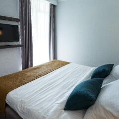 Отель Best Western PLUS Premium Inn сейф в номере