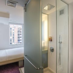 YOTEL New York Times Square in New York, United States of America from 268$, photos, reviews - zenhotels.com bathroom