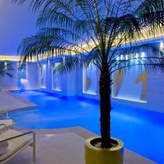 Отель Le Burgundy 5 Star бассейн