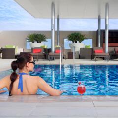 Отель Centro Barsha by Rotana бассейн